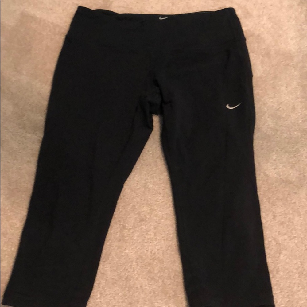 Nike Dri-Fit, medium Capri leggings.